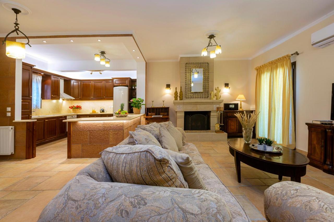 Solaris Methea- Luxury Central Villa By The Castle 카시오피 외부 사진
